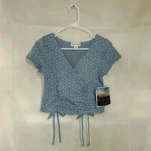 New with tags, womens size medium shirt, #K394